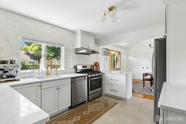 329 maplewood Avenue, Kenilworth, NJ 07033