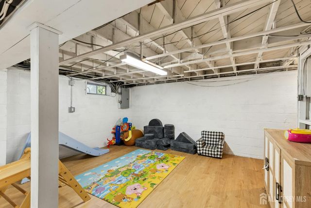329 maplewood Avenue, Kenilworth, NJ 07033