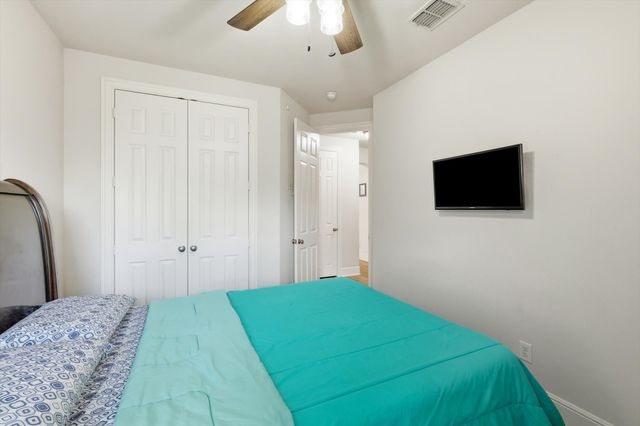 9050 Dillon Trail, Irving, TX 75063
