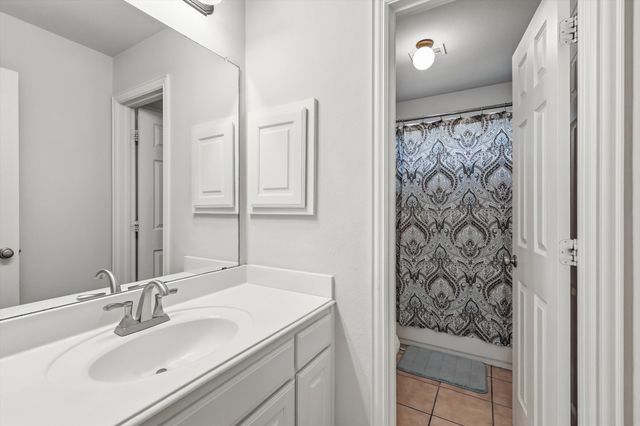 9050 Dillon Trail, Irving, TX 75063