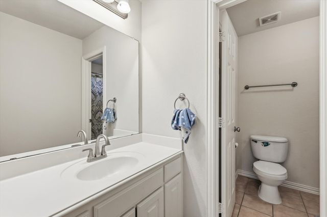 9050 Dillon Trail, Irving, TX 75063