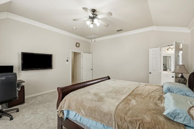 9050 Dillon Trail, Irving, TX 75063