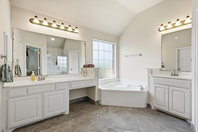 9050 Dillon Trail, Irving, TX 75063