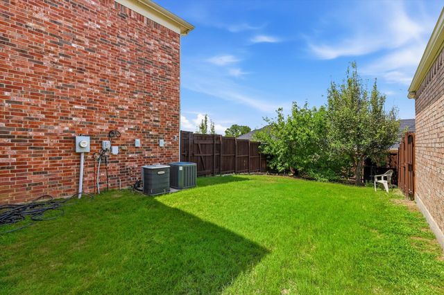 9050 Dillon Trail, Irving, TX 75063