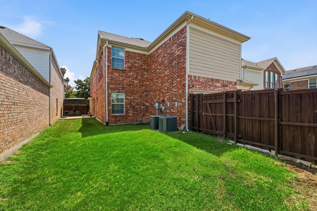 9050 Dillon Trail, Irving, TX 75063