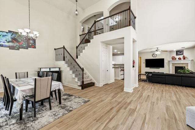 9050 Dillon Trail, Irving, TX 75063