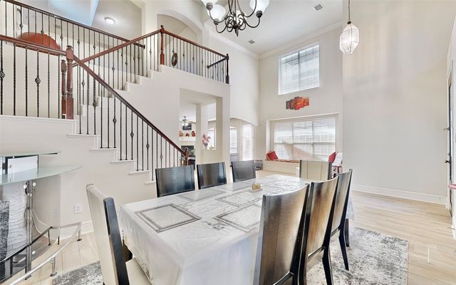 9050 Dillon Trail, Irving, TX 75063