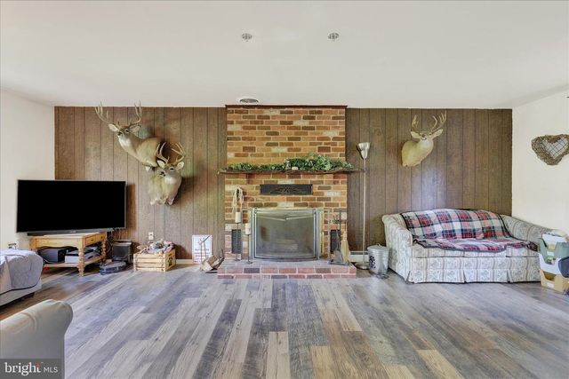 620 SAINT JOHNS RD, Littlestown, PA 17340