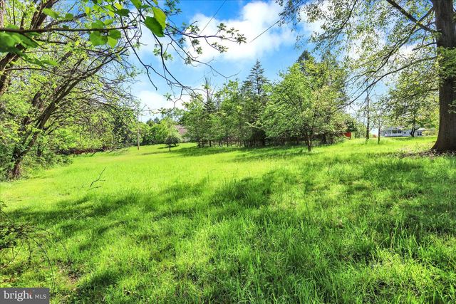 620 SAINT JOHNS RD, Littlestown, PA 17340