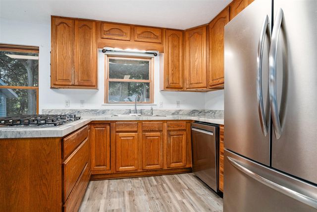 813 Park Shore Drive, Cassopolis, MI 49031