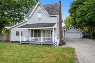 813 Park Shore Drive, Cassopolis, MI 49031