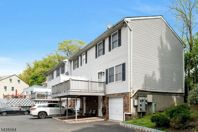 210 Caldwell Ave, Paterson City, NJ 07501