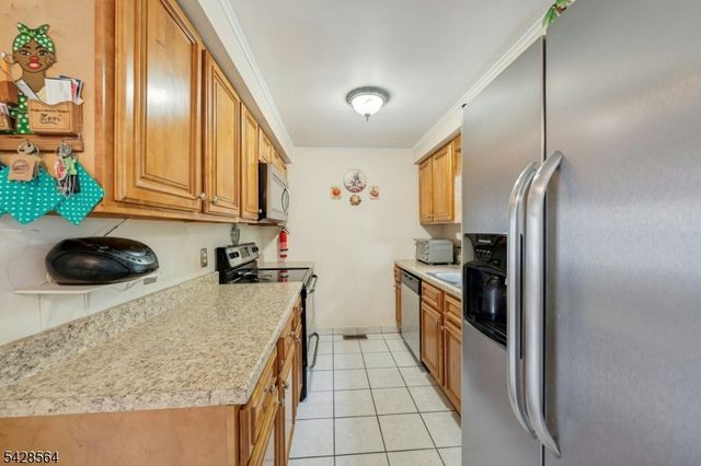 210 Caldwell Ave, Paterson City, NJ 07501