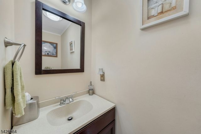 210 Caldwell Ave, Paterson City, NJ 07501