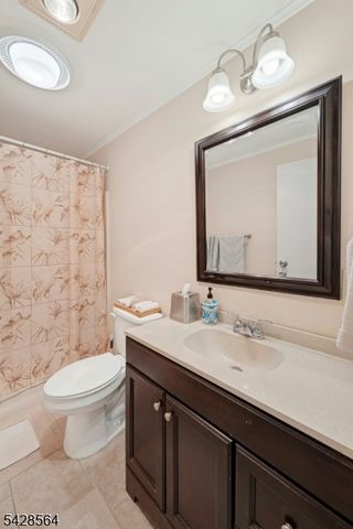 210 Caldwell Ave, Paterson City, NJ 07501