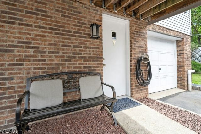 210 Caldwell Ave, Paterson City, NJ 07501