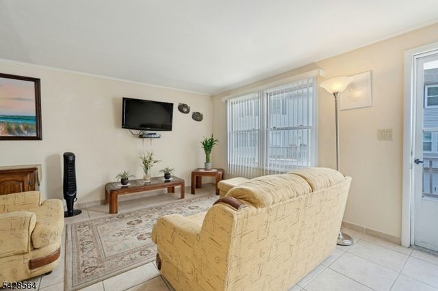 210 Caldwell Ave, Paterson City, NJ 07501