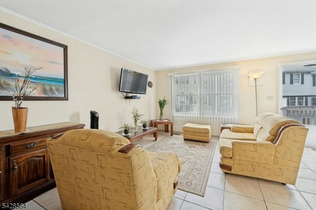 210 Caldwell Ave, Paterson City, NJ 07501