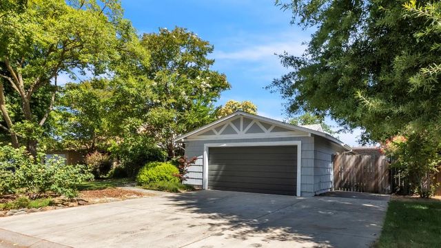5849 Topp Ct, Carmichael, CA 95608