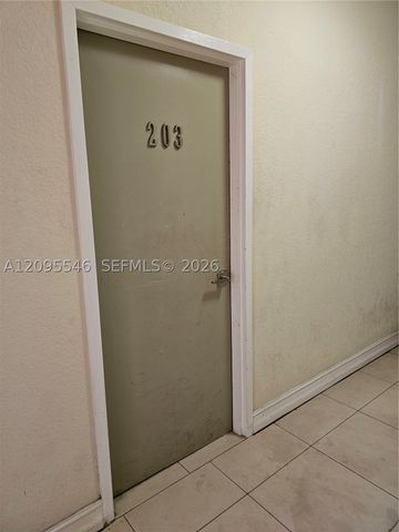 500 14th St 203, Miami Beach, FL 33139