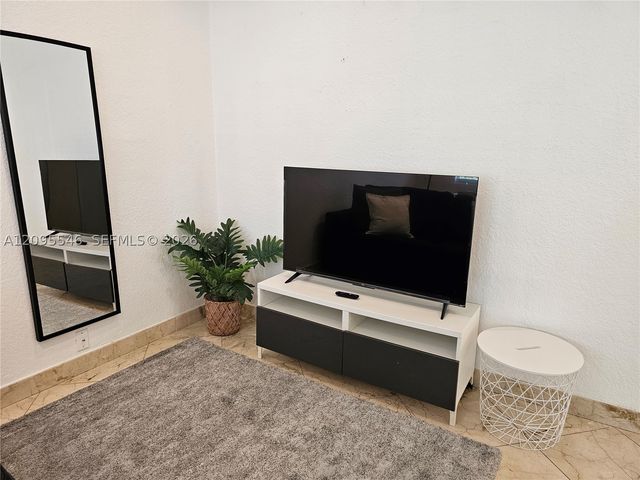 500 14th St 203, Miami Beach, FL 33139