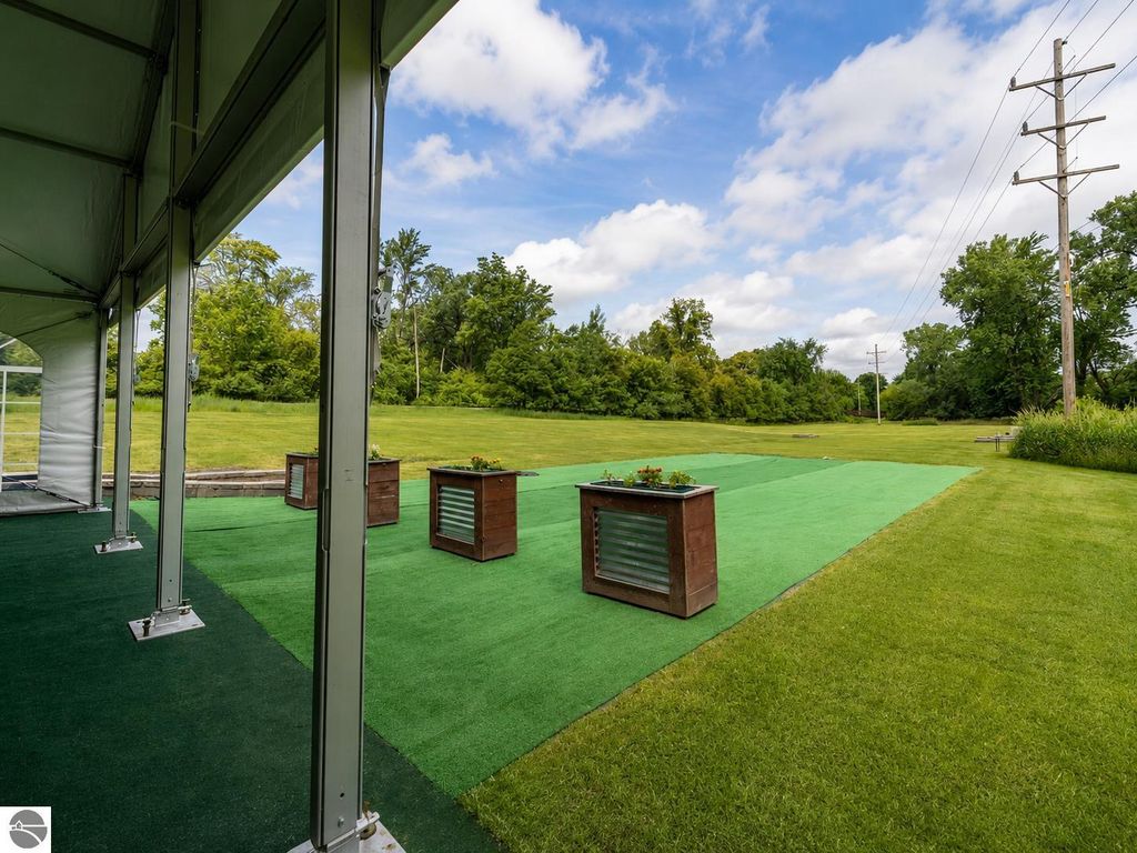 Image 34 of property listing at 506 W Broadway, Mt Pleasant, MI 48858