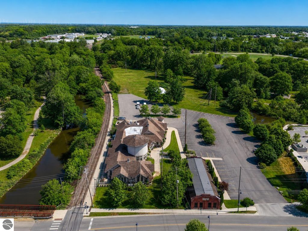 Image 37 of property listing at 506 W Broadway, Mt Pleasant, MI 48858