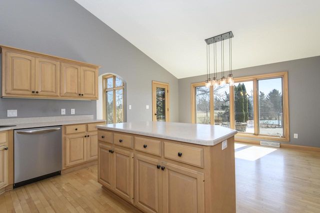 S88W34777 Nesting LANE, Eagle, WI 53119