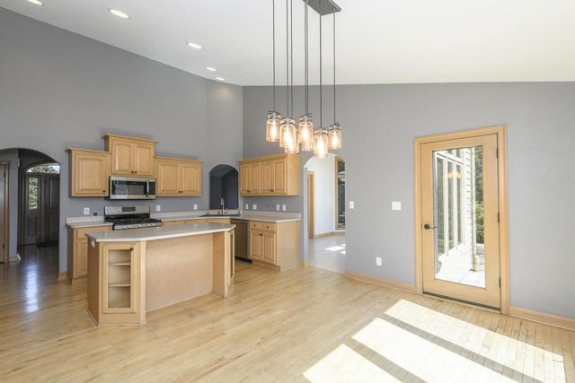 S88W34777 Nesting LANE, Eagle, WI 53119