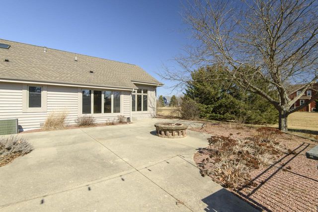 S88W34777 Nesting LANE, Eagle, WI 53119