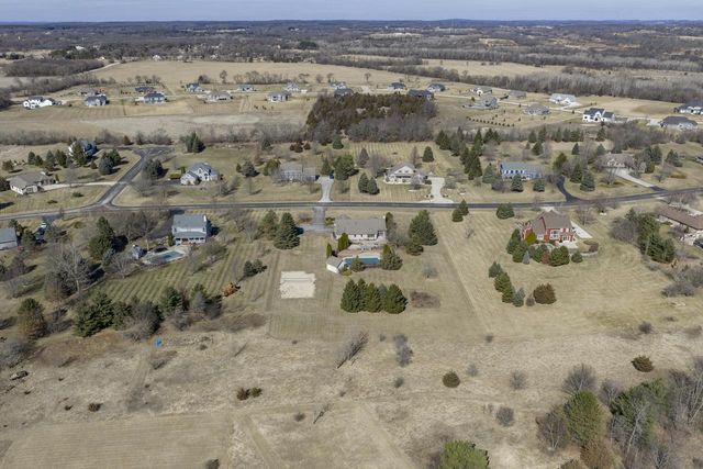 S88W34777 Nesting LANE, Eagle, WI 53119