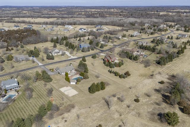 S88W34777 Nesting LANE, Eagle, WI 53119