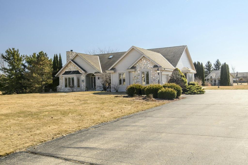 S88W34777 Nesting LANE, Eagle, WI 53119