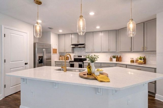 10539 LAGUNA PLAINS DRIVE, Riverview, FL 33578