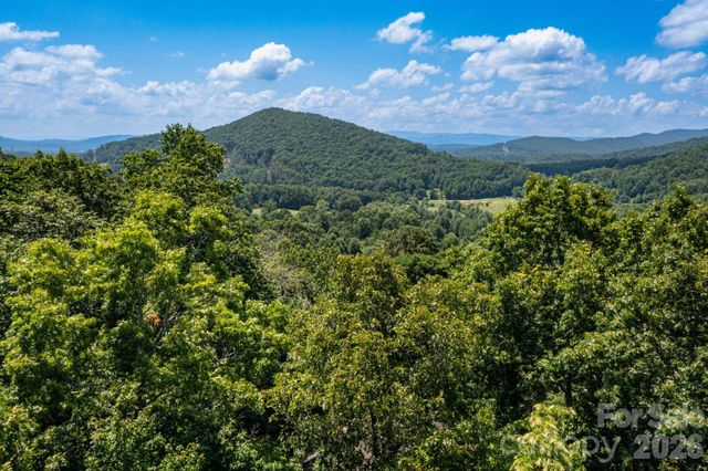 50 Cedar Drive, Mills River, NC 28759