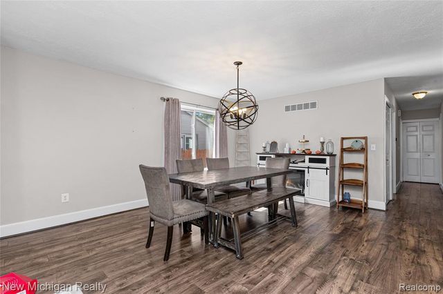 1670 Heritage Drive, Canton, MI 48188