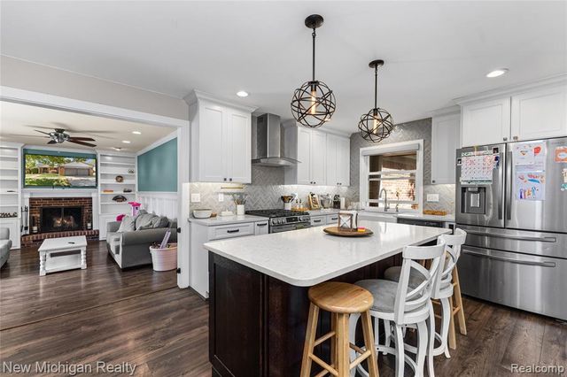 1670 Heritage Drive, Canton, MI 48188