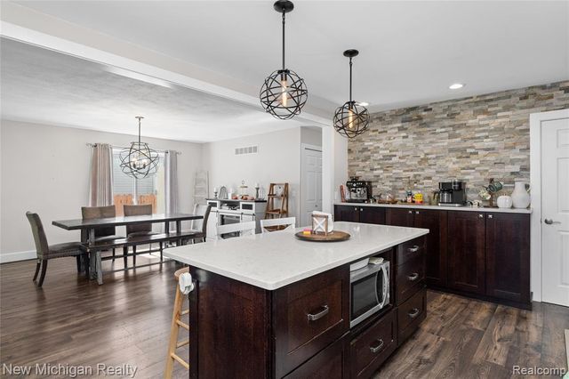 1670 Heritage Drive, Canton, MI 48188