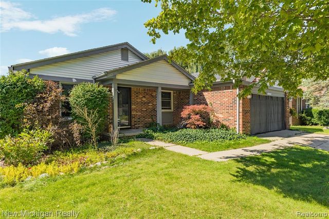 1670 Heritage Drive, Canton, MI 48188