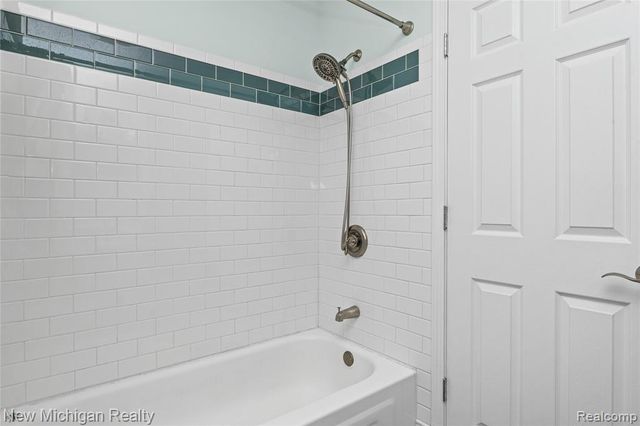 1670 Heritage Drive, Canton, MI 48188