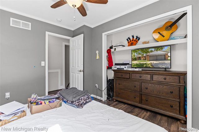 1670 Heritage Drive, Canton, MI 48188