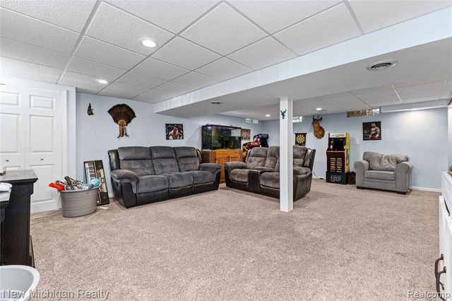 1670 Heritage Drive, Canton, MI 48188