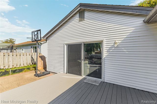 1670 Heritage Drive, Canton, MI 48188