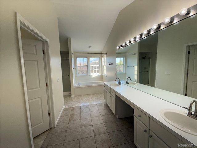 4377 Brighton Drive, Grand Blanc Charter Township, MI 48439