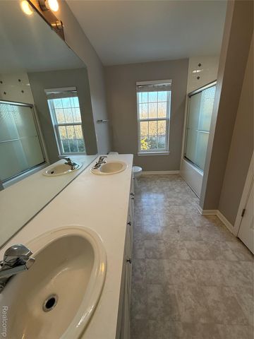 4377 Brighton Drive, Grand Blanc Charter Township, MI 48439