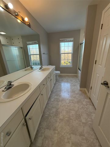 4377 Brighton Drive, Grand Blanc Charter Township, MI 48439