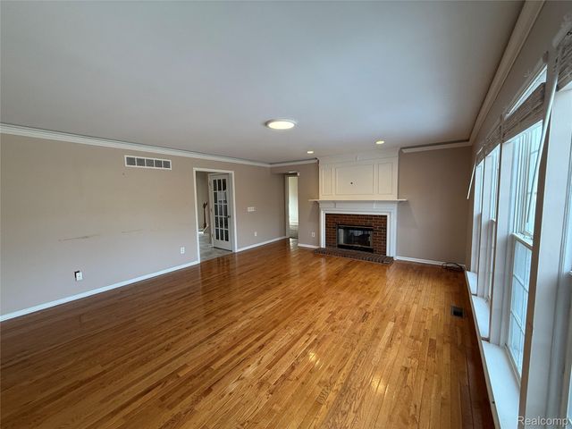 4377 Brighton Drive, Grand Blanc Charter Township, MI 48439