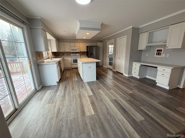 4377 Brighton Drive, Grand Blanc Charter Township, MI 48439