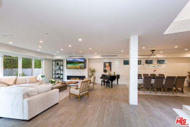 9401 Kirkside Road, Los Angeles, CA 90035