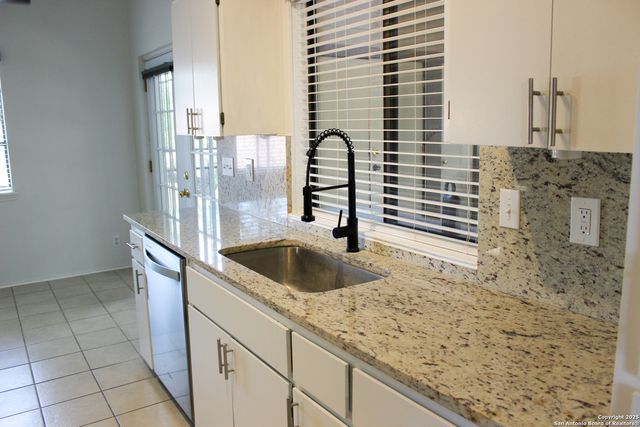 11815 Vance Jackson Rd Apt 301, San Antonio, TX 78230